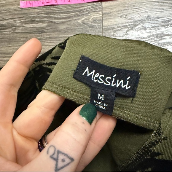 Y2K Vintage Velvet Rose Brocade Peplum Pencil Skirt (Olive/Black) Size Medium - Picture 6 of 7